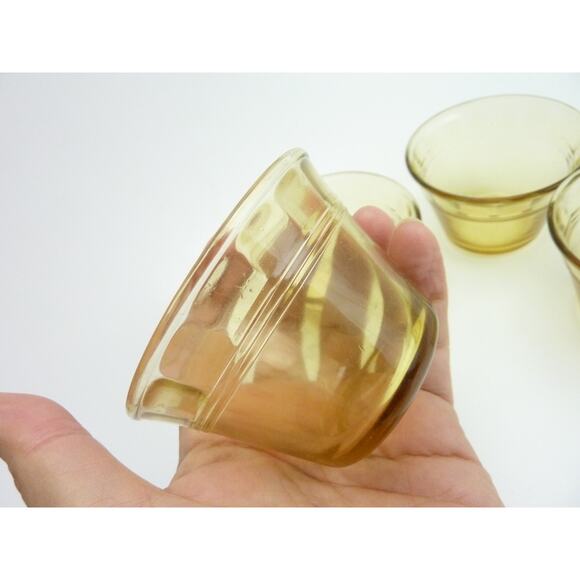 Vintage Amber Glass Custard fruit Bowls set of 4 with gorgeous look and design - Picture 3 of 5